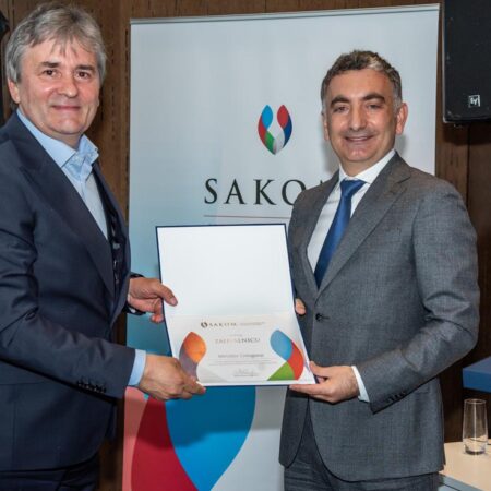 11 Granting the certificate of appreciation to the SAKOM Vice-president Mr. Miroslav Crnogorac.