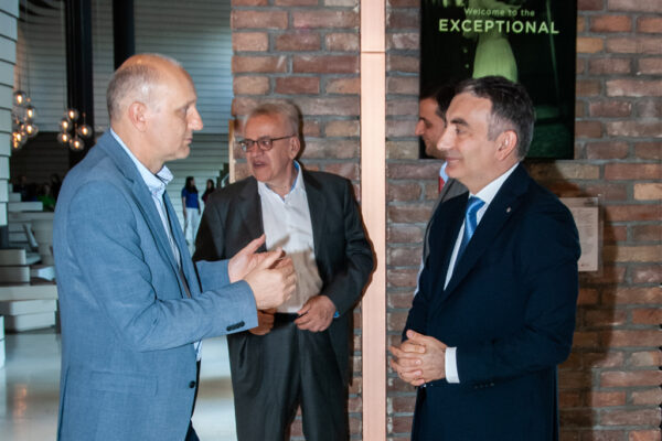 35 Mr. Drago Papić, SAKOM Board Member and representative of the SAKOM company-member Naftachem, and Mr. Ahmet Murat Turkoglu, SAKOM President.